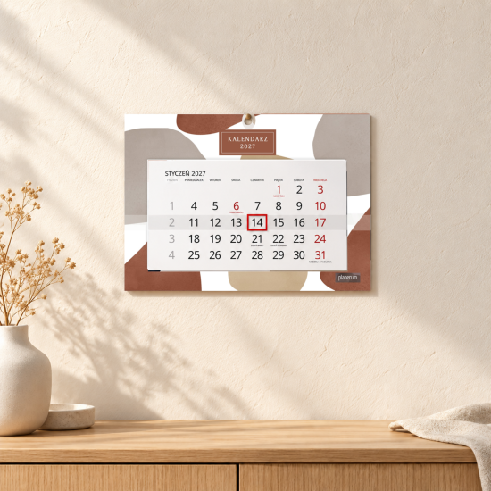 Kalendarz Ścienny 2027 Terracotta A4 — mockup we wnętrzu