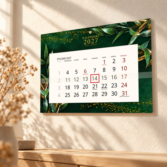 Kalendarz Ścienny 2027 Green Sparkle A4 — w ciepłym świetle
